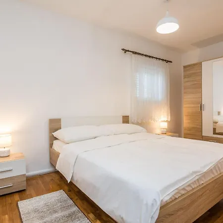 Apartman Napros 1 By Interhome