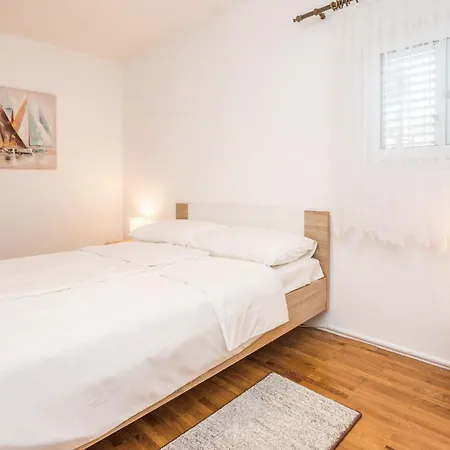 Napros 1 By Interhome Apartman *